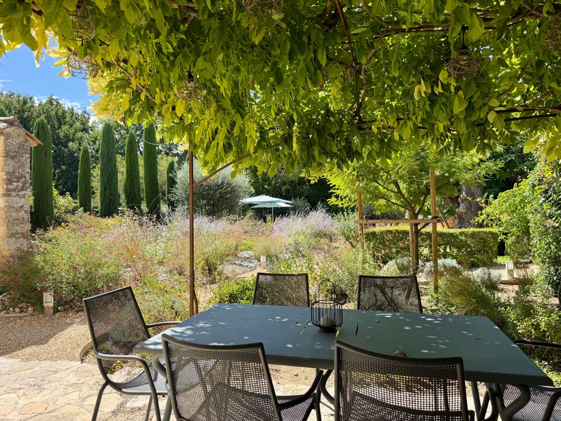 mas 7 Rooms for sale on UZES (30700)