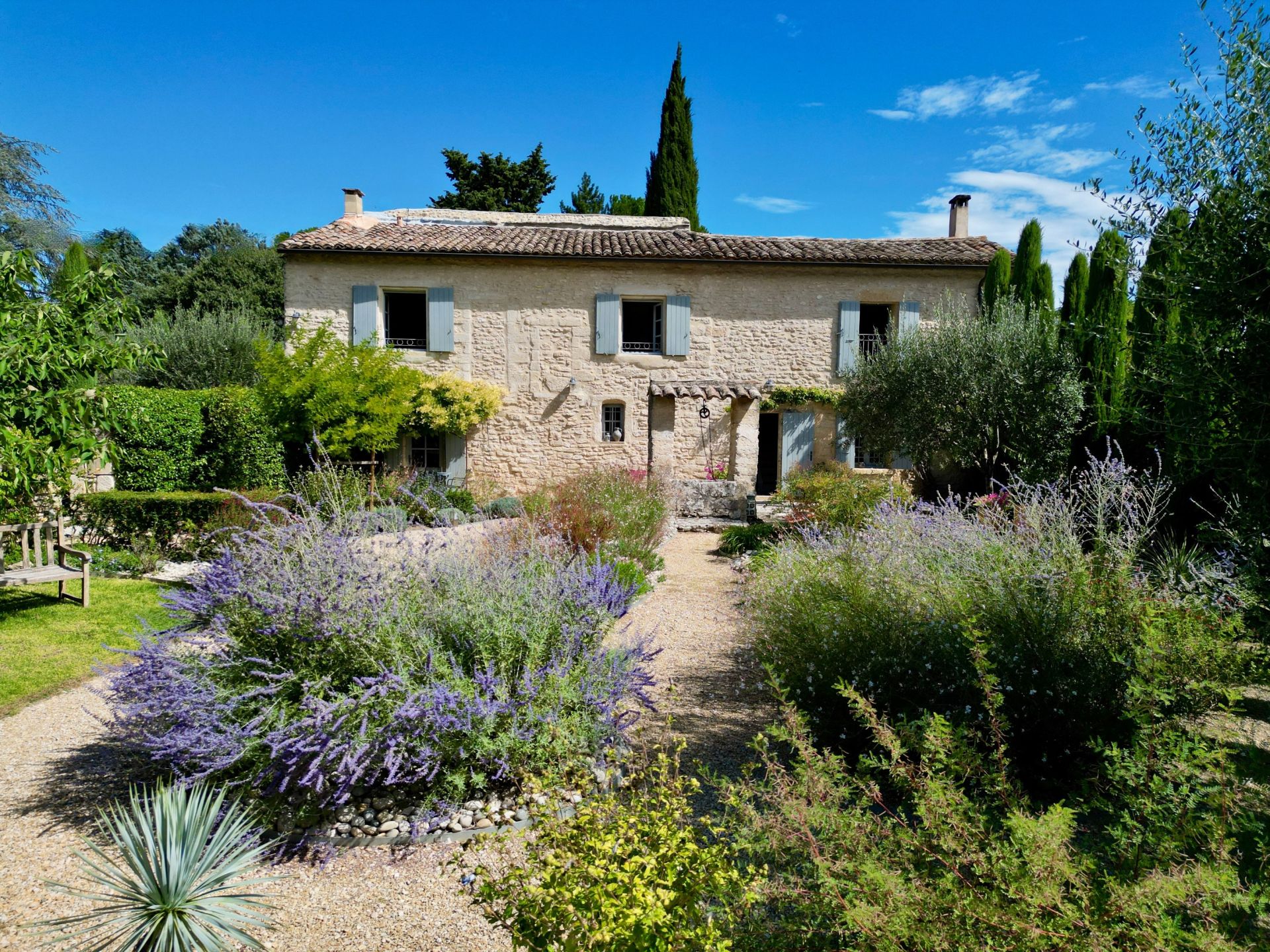 mas 7 Rooms for sale on UZES (30700)