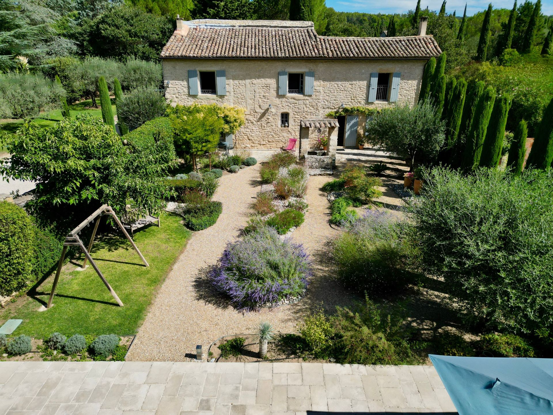 mas 7 Rooms for sale on UZES (30700)