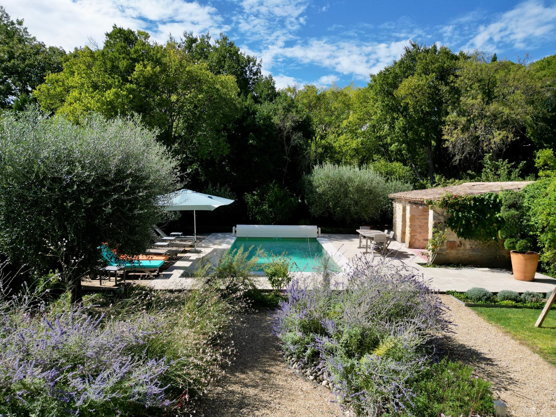 mas 7 Rooms for sale on UZES (30700)