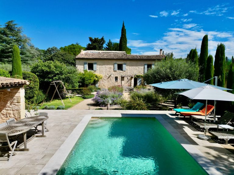 mas 7 Rooms for sale on UZES (30700)