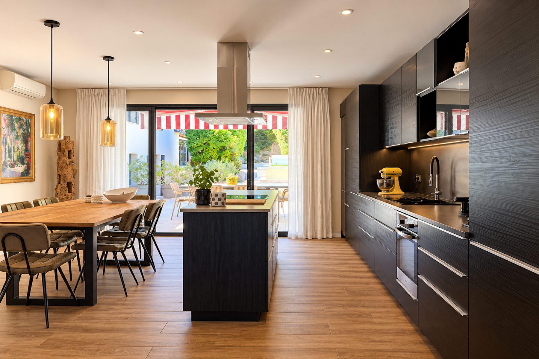house 10 Rooms for sale on UZES (30700)