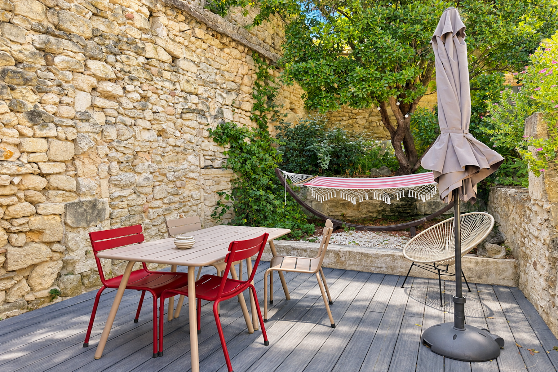 house 10 Rooms for sale on UZES (30700)
