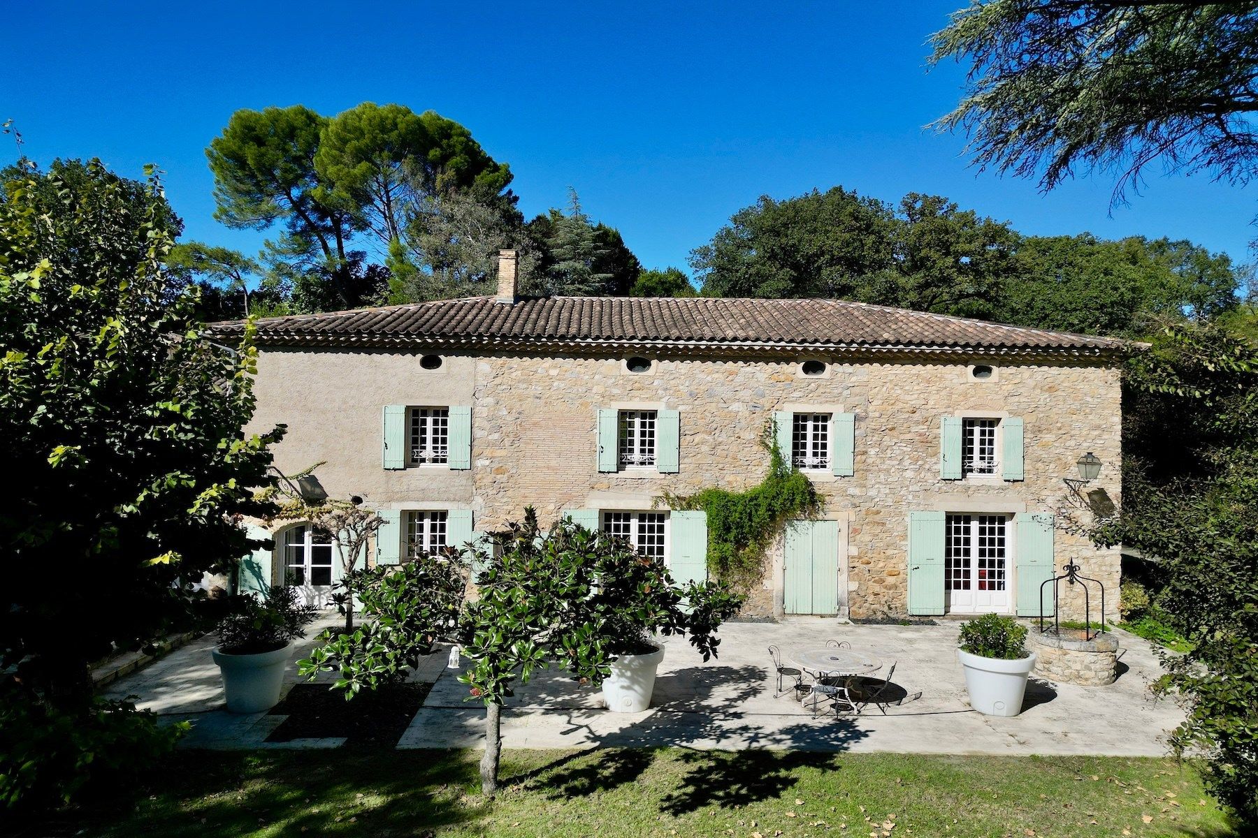 mas 15 Rooms for sale on UZES (30700)