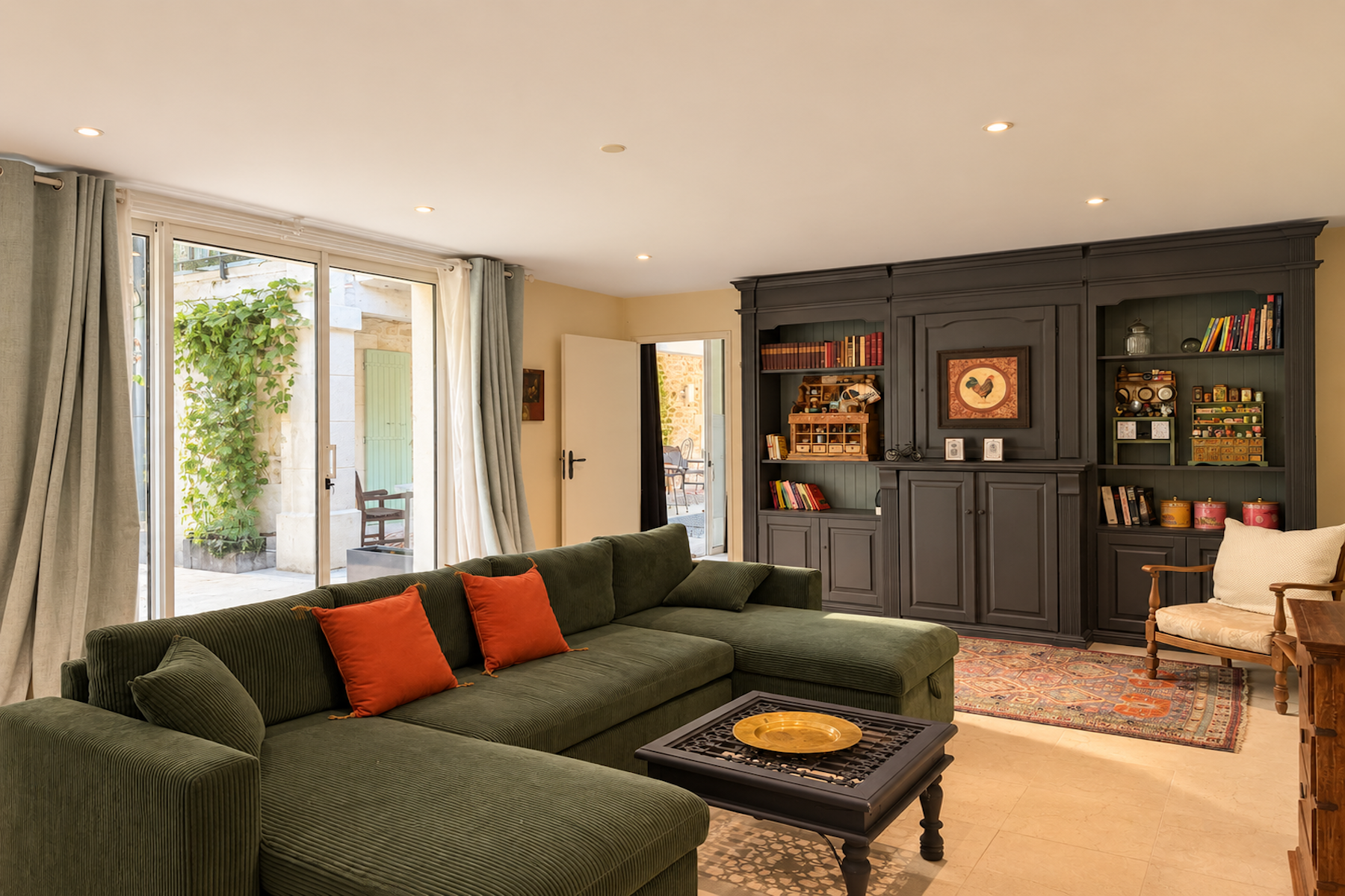 mas 15 Rooms for sale on UZES (30700)