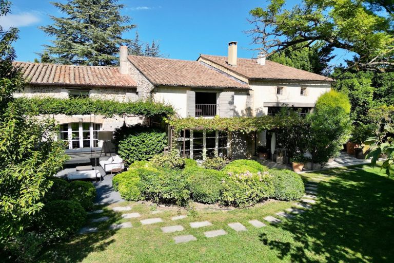 mas 10 Pièces en vente sur ROCHEFORT DU GARD (30650)