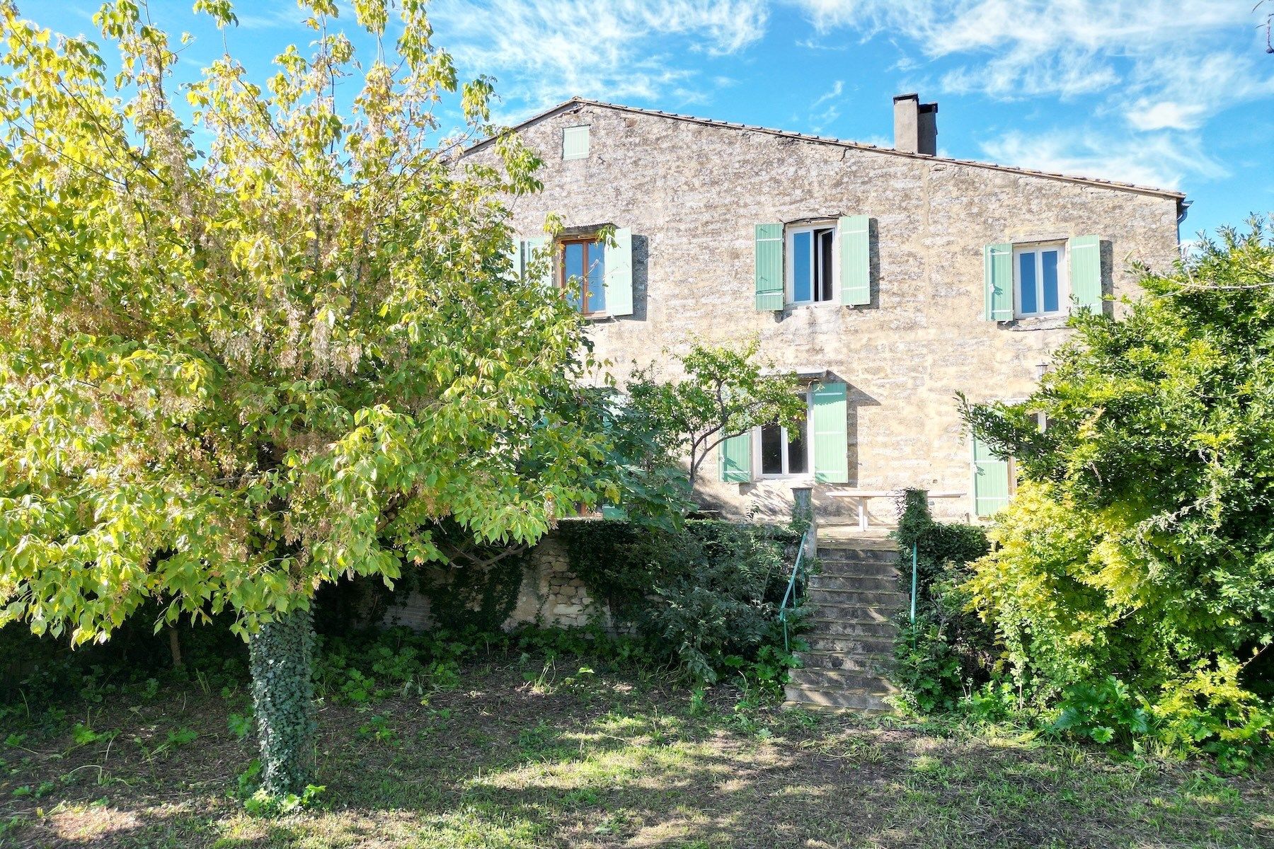 house 8 Rooms for sale on UZES (30700)