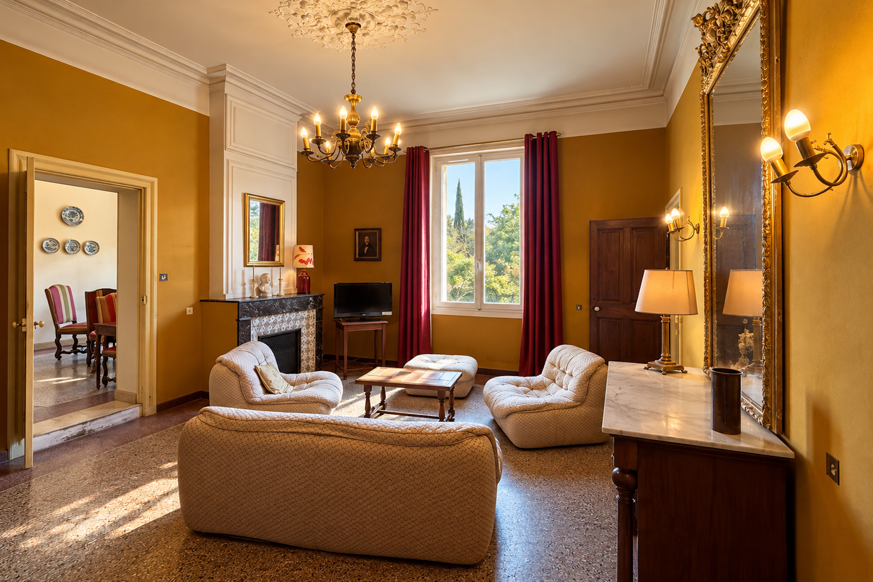 house 8 Rooms for sale on UZES (30700)
