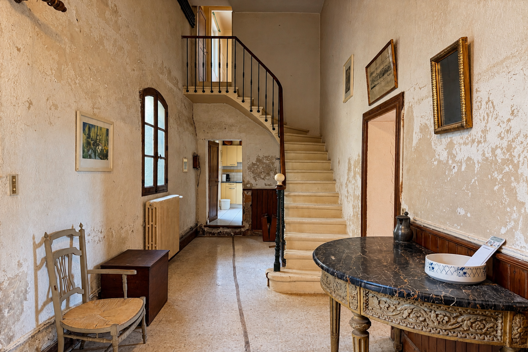 house 8 Rooms for sale on UZES (30700)