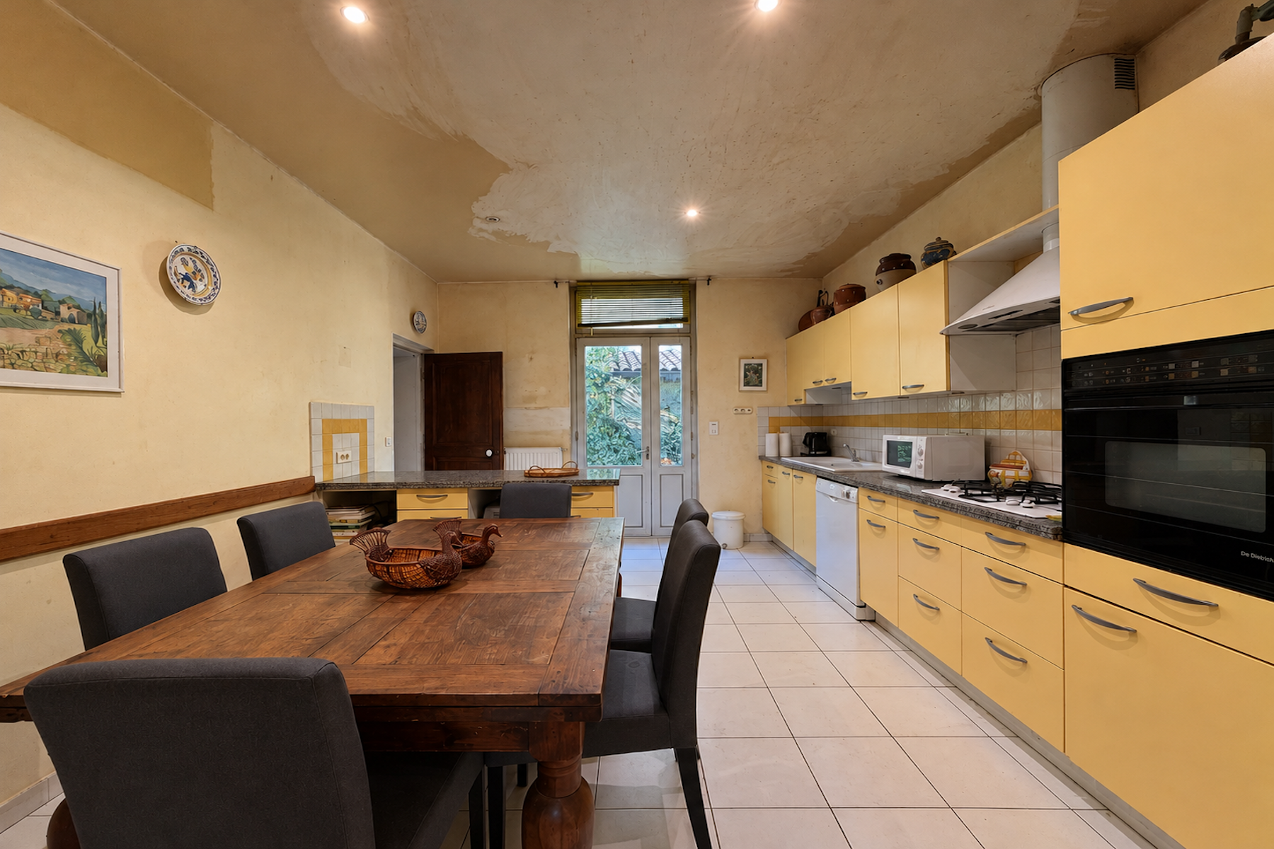 house 8 Rooms for sale on UZES (30700)