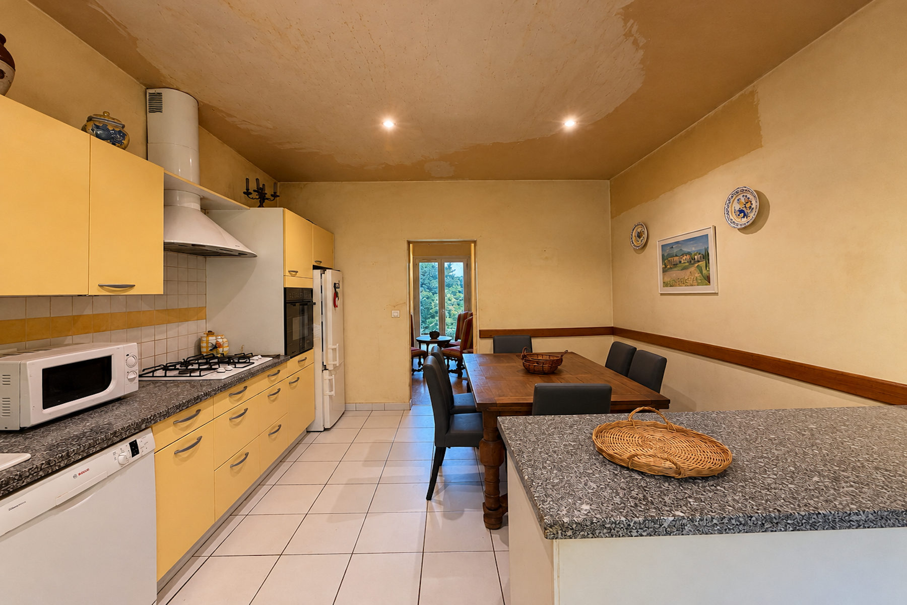 house 8 Rooms for sale on UZES (30700)