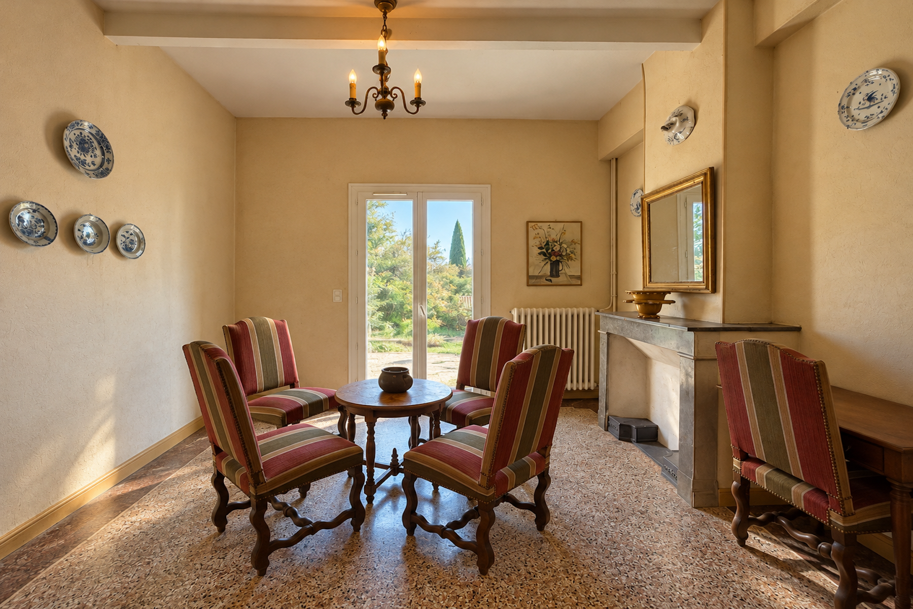 house 8 Rooms for sale on UZES (30700)