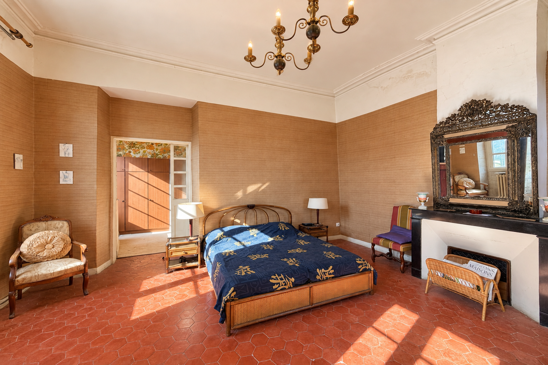 house 8 Rooms for sale on UZES (30700)