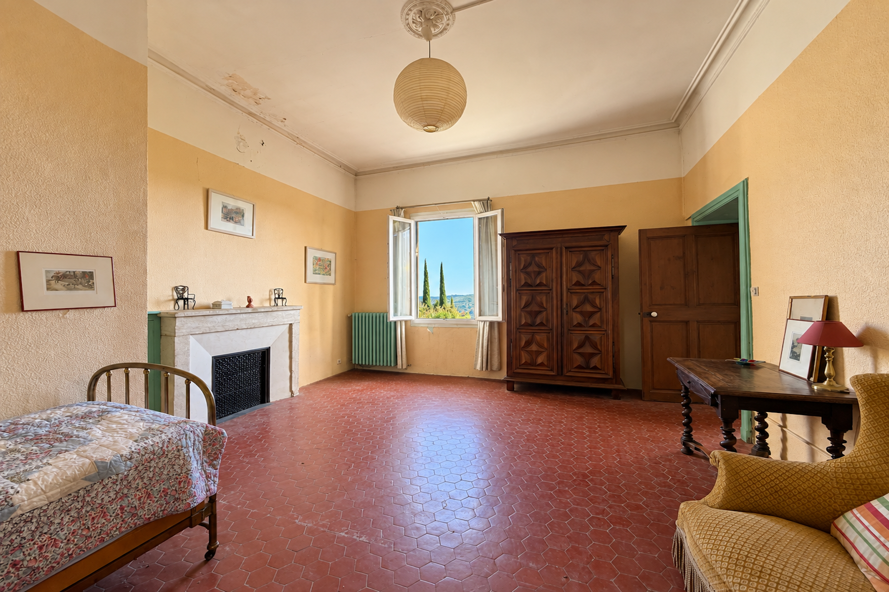 house 8 Rooms for sale on UZES (30700)