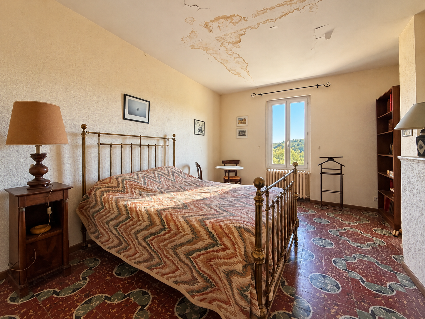 house 8 Rooms for sale on UZES (30700)