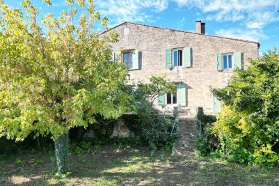 Sale House Uzès 8&nbsp;Rooms 28398&nbsp;m²