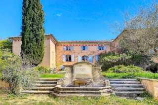 Agence immobilière de luxe à Aigues-Mortes