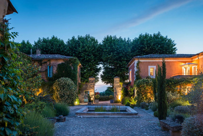 Agence immobilière de luxe aux Angles