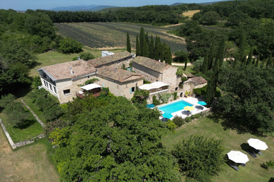 Art de vivre méditerranéen : Propriétés de charme avec terrasses et jardins