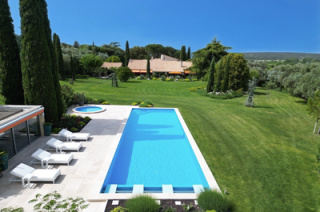 Acheter un bien de luxe avec dépendances à Uzès : maisons d’amis, gîtes et potentiel locatif