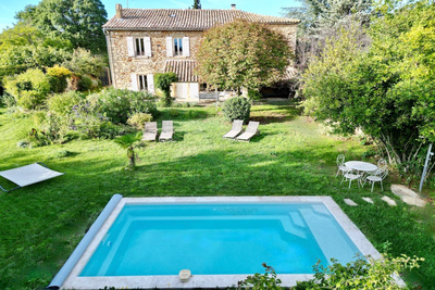 Les biens off-market à Uzès : comment accéder aux propriétés de luxe les plus exclusives