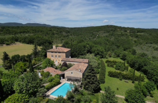 Comment trouver et acquérir une maison à rénover à Uzès